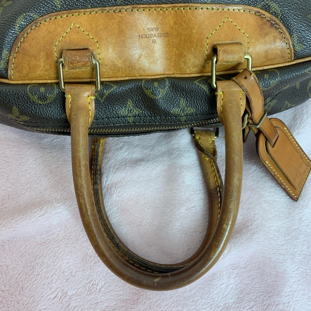 Authentic LOUIS VUITTON Deauville Monogram Handbag - Picture 8 of 13